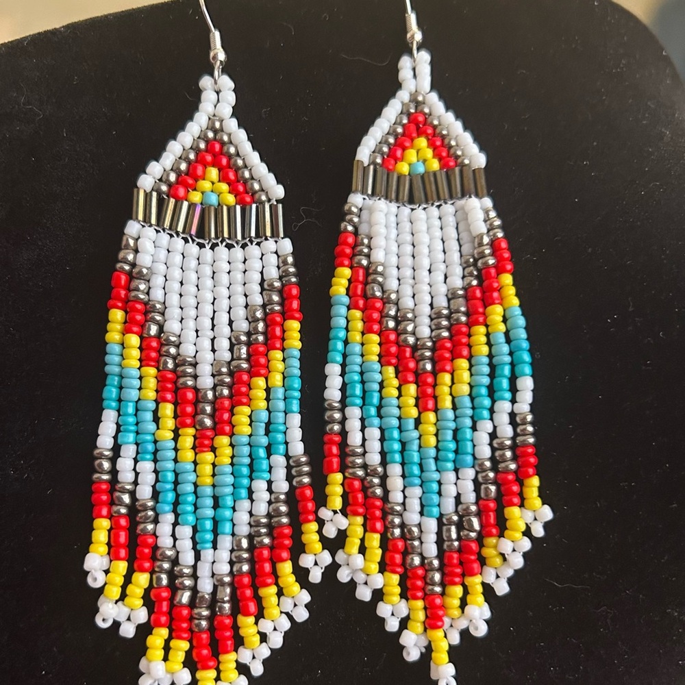 New..Colorful Seed Beaded Dangle Earrings - Picture 2 of 4